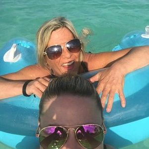 Meet your Posher, Eileen